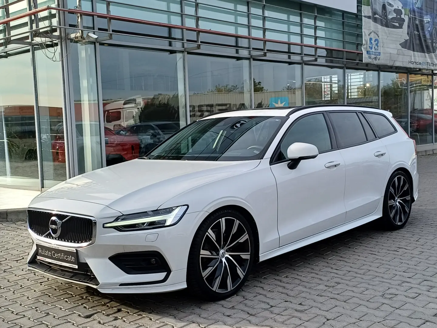 VOLVO V60 2.0 B4 D MHEV 197HP MOMENTUM