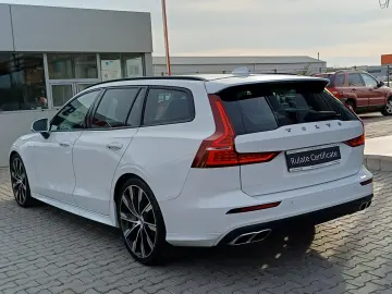 VOLVO V60 2.0 B4 D MHEV 197HP MOMENTUM