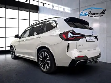 iX3 M Sport  Pano AHK Shadow Line