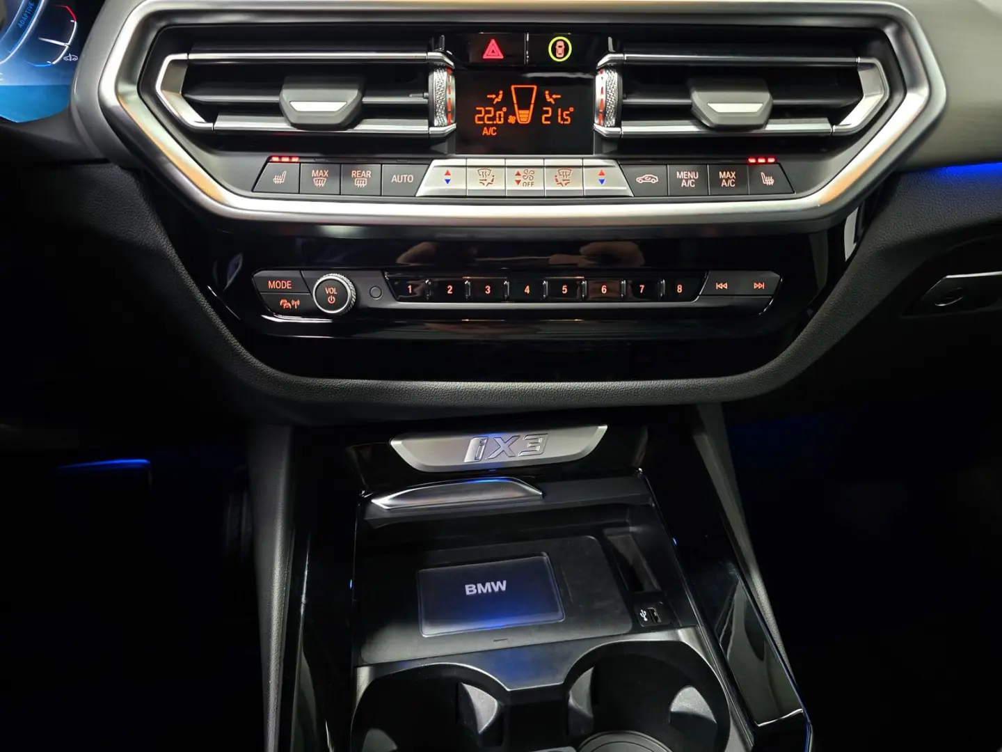 iX3 M Sport  Pano AHK Shadow Line