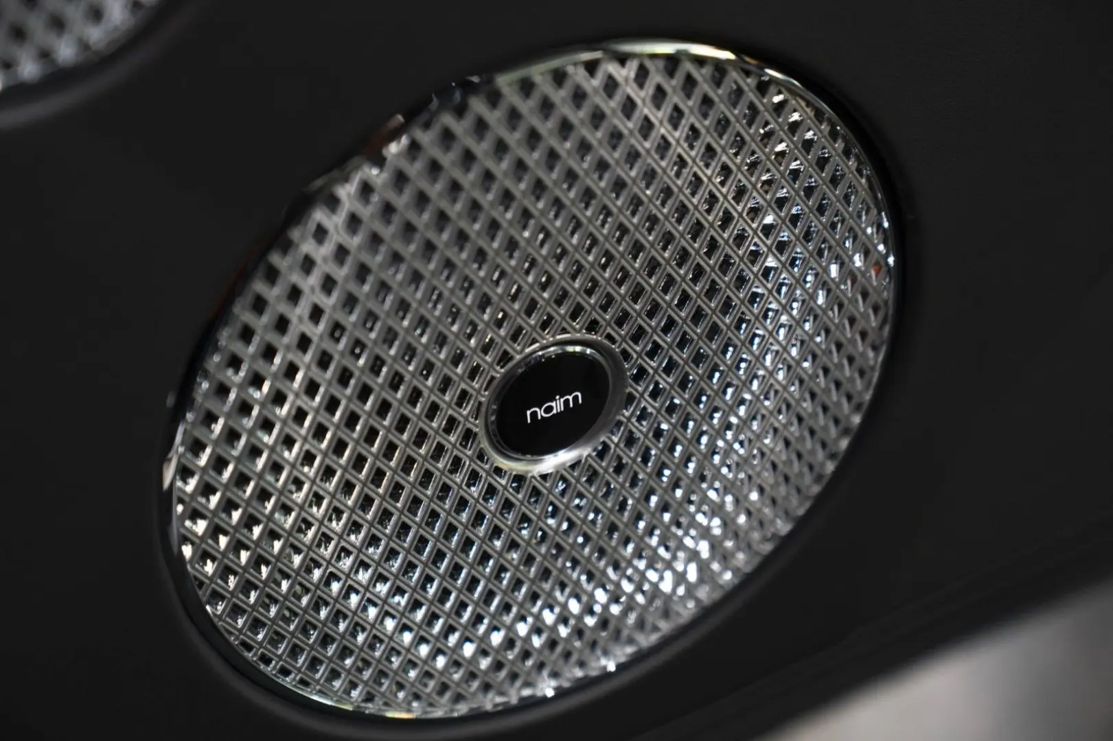 BENTAYGA S   MULLINER DUO-TONE   NAIM-SOUND