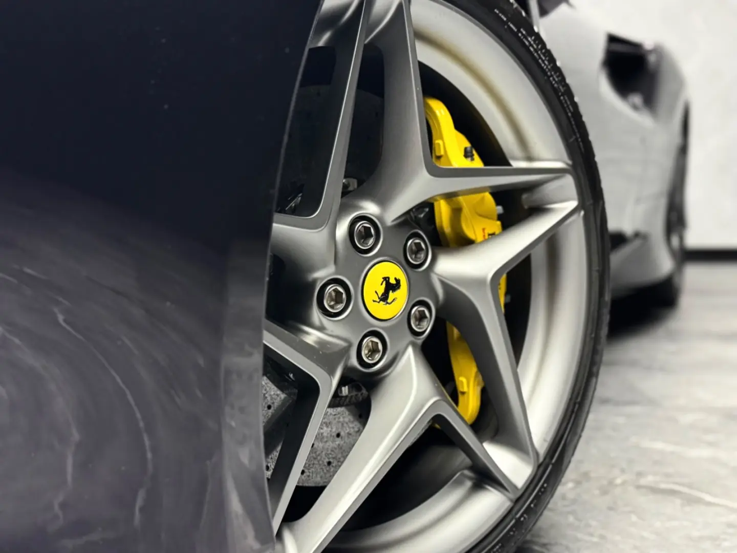F8 Spider VIOLA JBL CARBON P-DISPLAY ALCANTARA