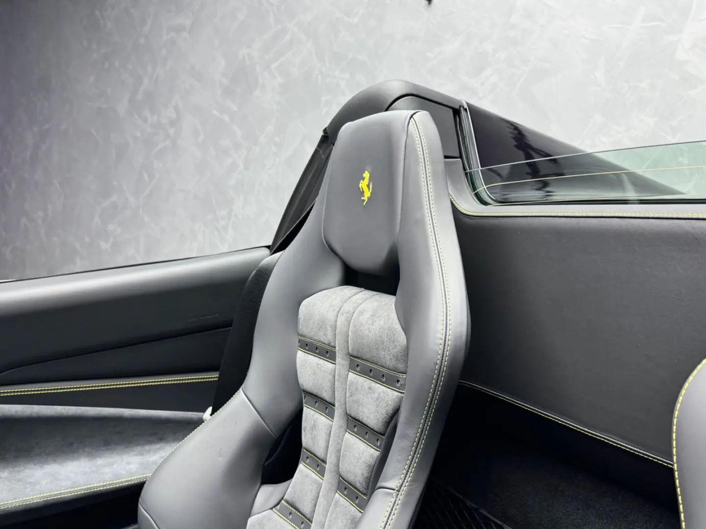 F8 Spider VIOLA JBL CARBON P-DISPLAY ALCANTARA