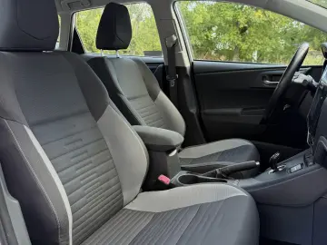 Toyota Auris 1.8 L VVT-i Hybrid