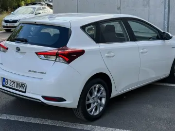 Toyota Auris 1.8 L VVT-i Hybrid