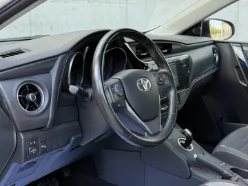 Toyota Auris 1.8 L VVT-i Hybrid