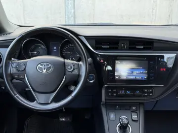 Toyota Auris 1.8 L VVT-i Hybrid