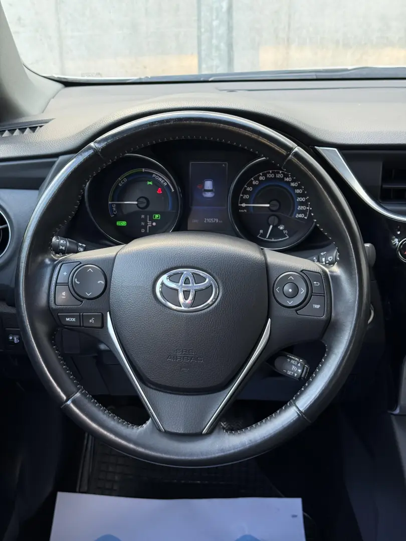 Toyota Auris 1.8 L VVT-i Hybrid