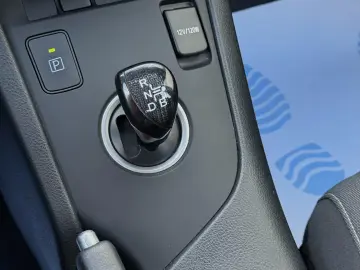 Toyota Auris 1.8 L VVT-i Hybrid