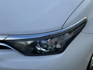 Toyota Auris 1.8 L VVT-i Hybrid
