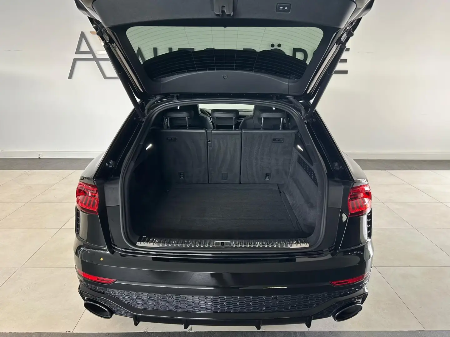 Audi RSQ8 qu DESIGN-PAKET PANO SBL