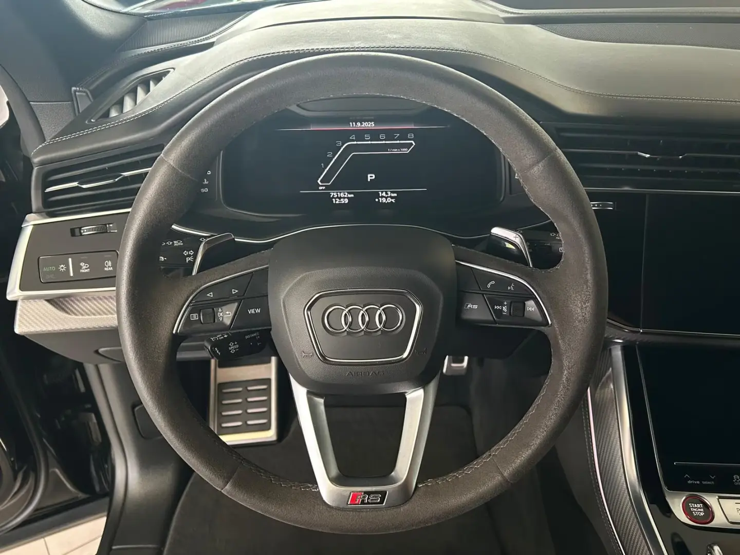 Audi RSQ8 qu DESIGN-PAKET PANO SBL