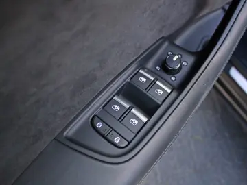 Audi RSQ8 qu KERAMIK PANO B&O