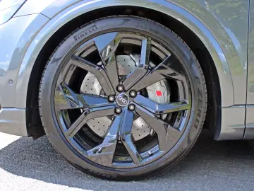 Audi RSQ8 qu KERAMIK PANO B&O