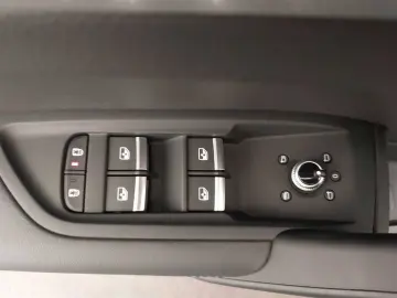 Q5 advanced 40 2.0 TDI quattro S-tronic MMI Pano