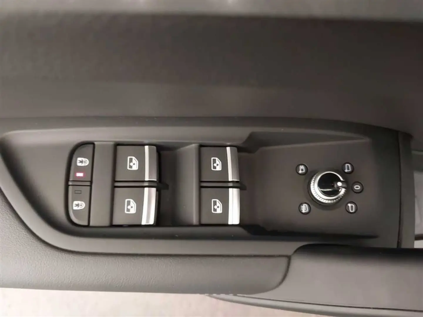 Q5 advanced 40 2.0 TDI quattro S-tronic MMI Pano