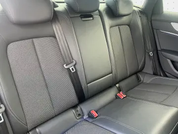 Audi A6 Limuzina 40 TDI S line AHK Navi