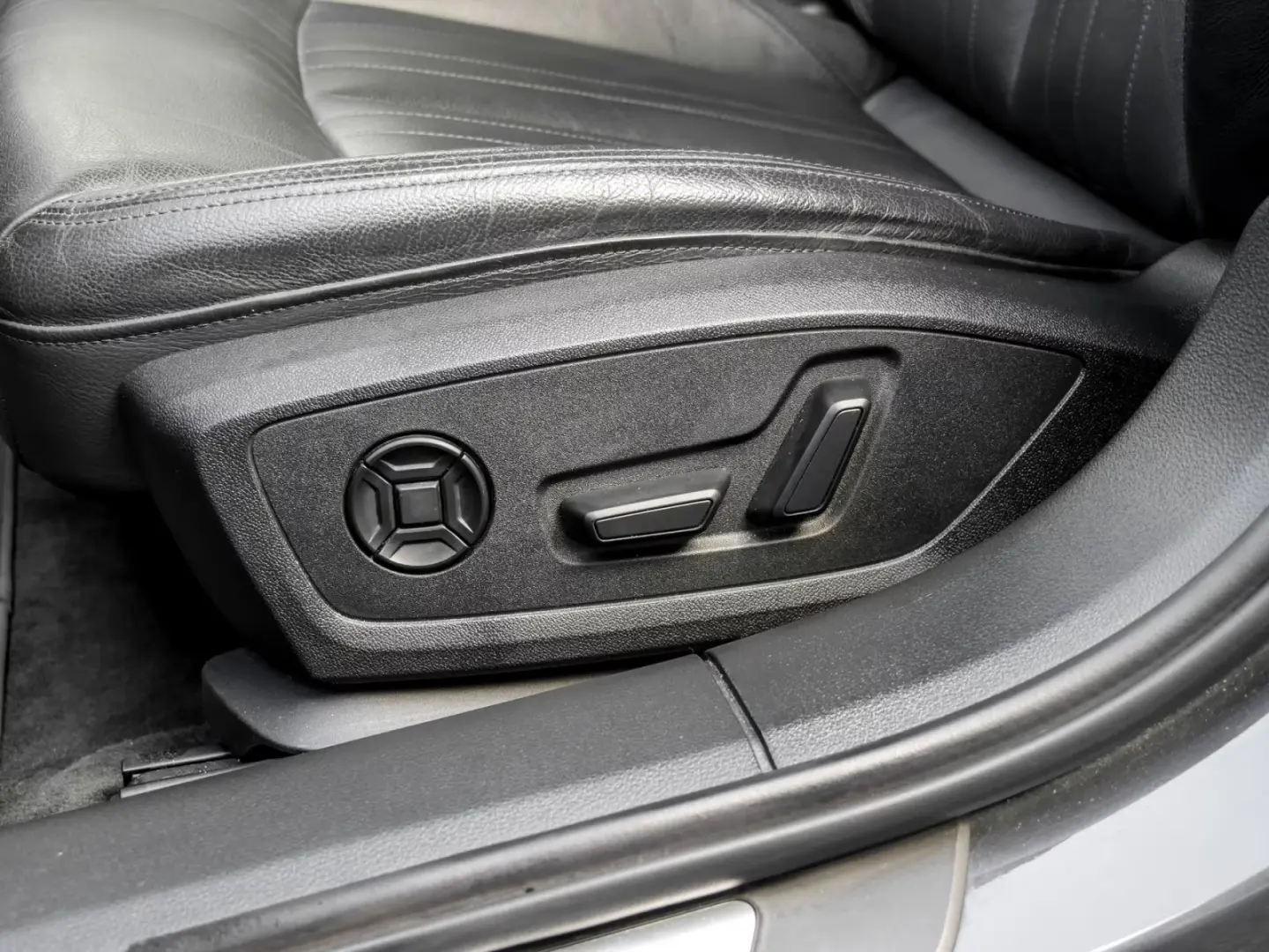 Audi A6 40 CAM ACC LM18 FLAP NAVI