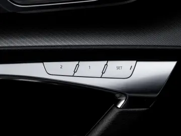 Audi A6 40 CAM ACC LM18 FLAP NAVI