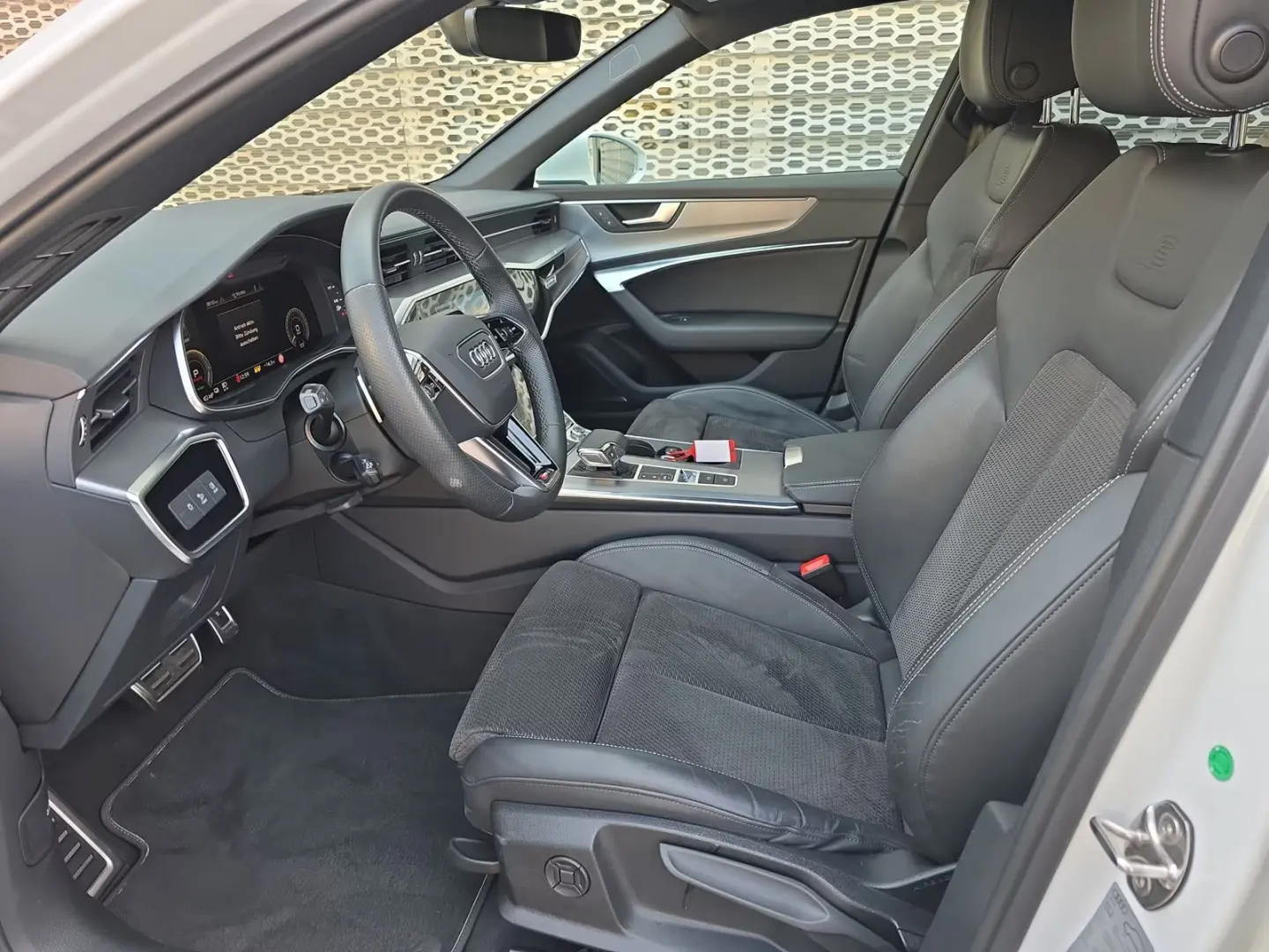 Audi A6 Limuzină 50 TFSIe qu S line AHK B&O