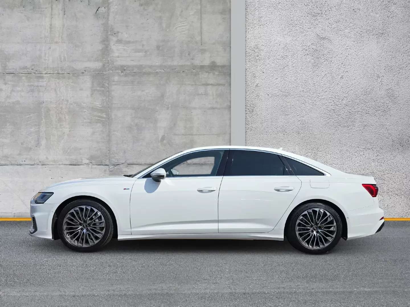 Audi A6 Limuzină 50 TFSIe qu S line AHK B&O