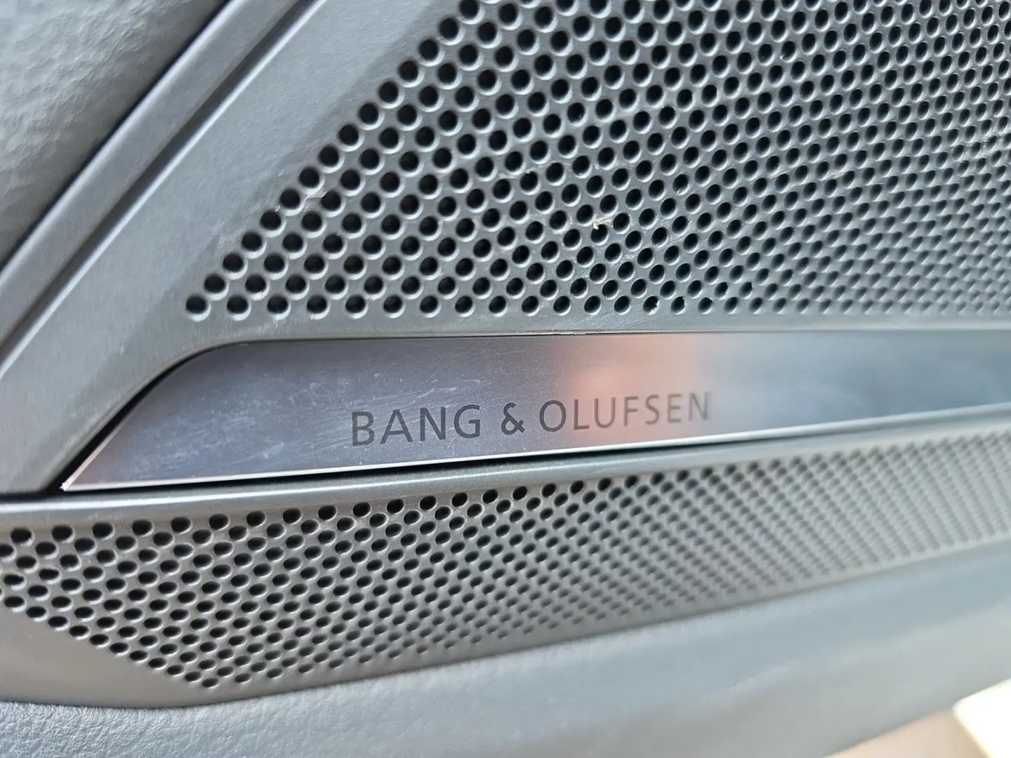 Audi A6 Limuzină 50 TFSIe qu S line AHK B&O