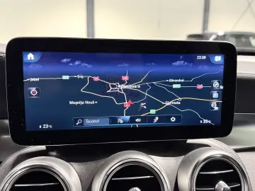 Mercedes GLC 300 de 4Matic Parktronic Scaune incalzite LED