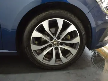 RENAULT MEGANE 1.3 TCe 140CP techno EDC