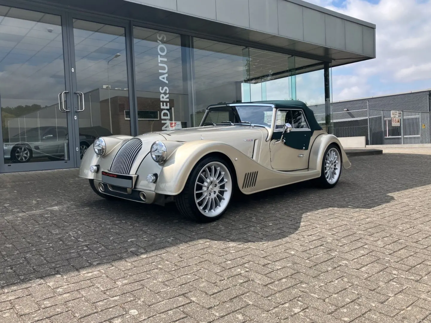 Plus 6 wie Neu 2023  Original    4.768 km. !!!