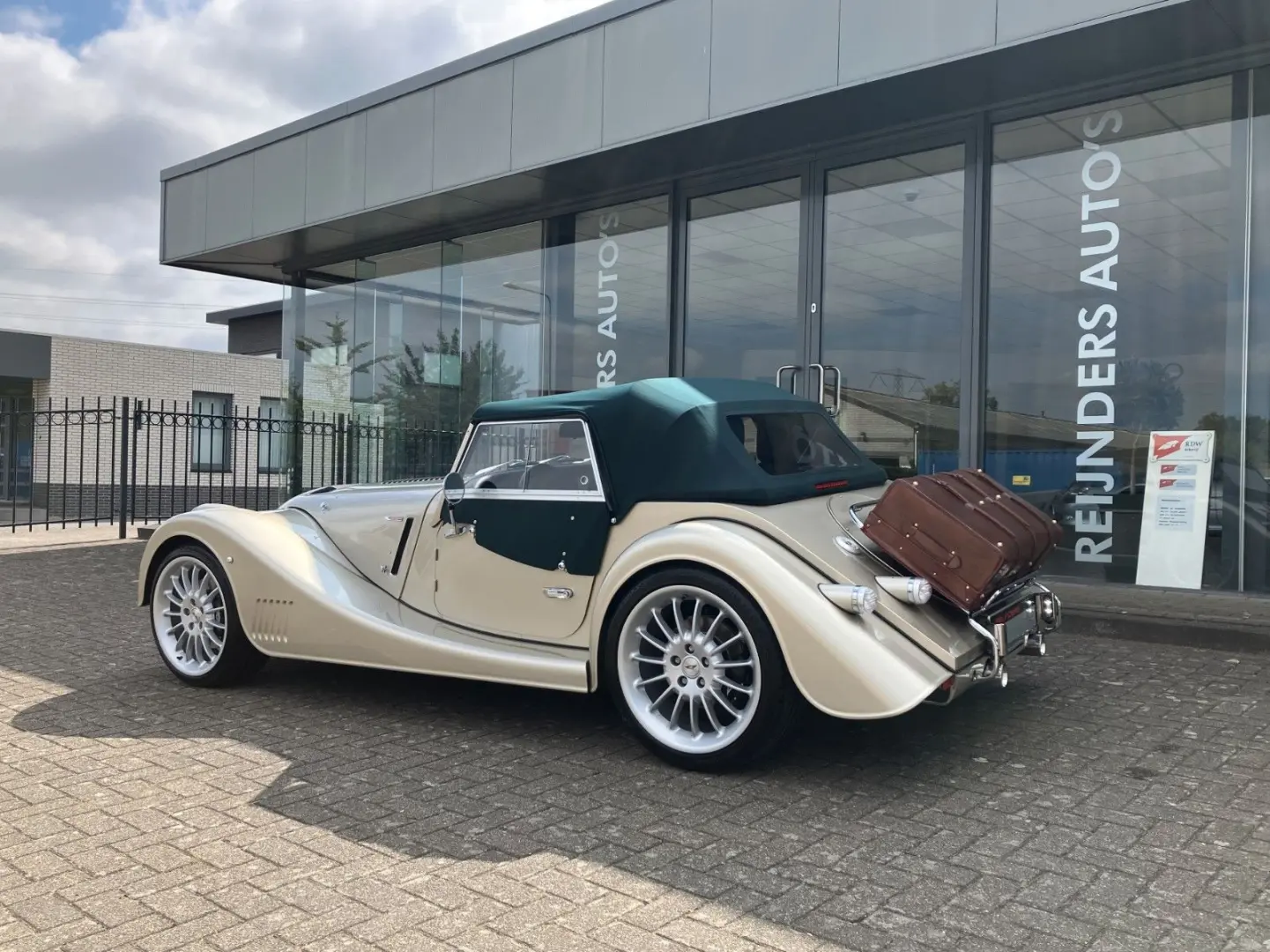 Plus 6 wie Neu 2023  Original    4.768 km. !!!