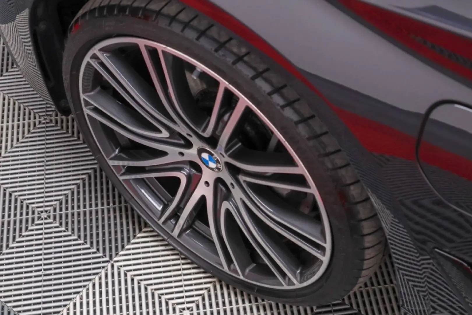 BMW Seria 5 xDrive 545e Faruri Laser Keyless