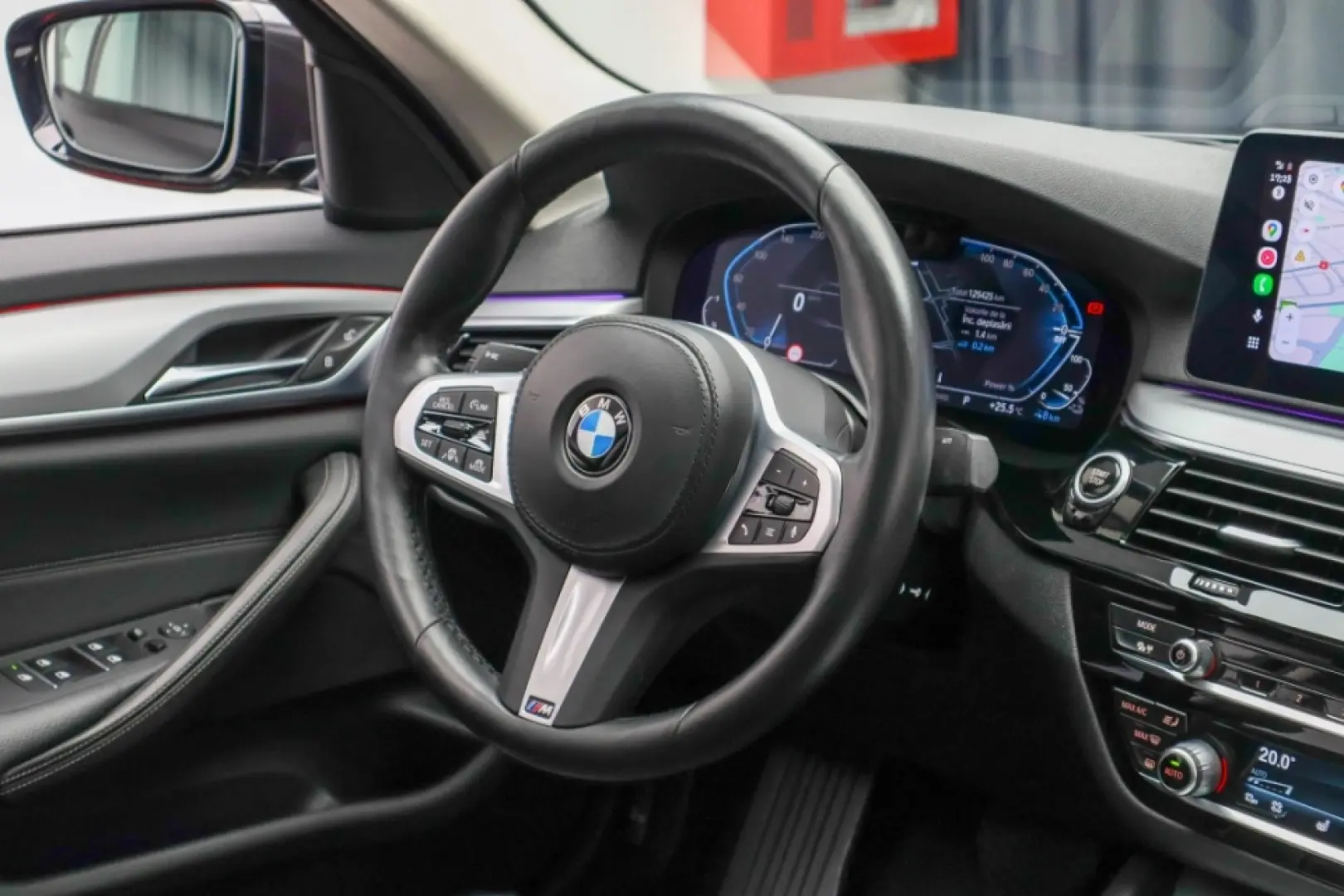 BMW Seria 5 xDrive 545e Faruri Laser Keyless