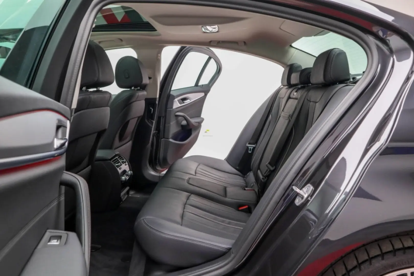 BMW Seria 5 xDrive 545e Faruri Laser Keyless