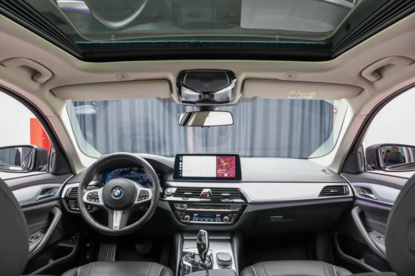 BMW Seria 5 xDrive 545e Faruri Laser Keyless