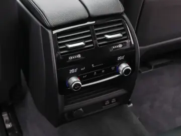 BMW Seria 5 xDrive 545e Faruri Laser Keyless
