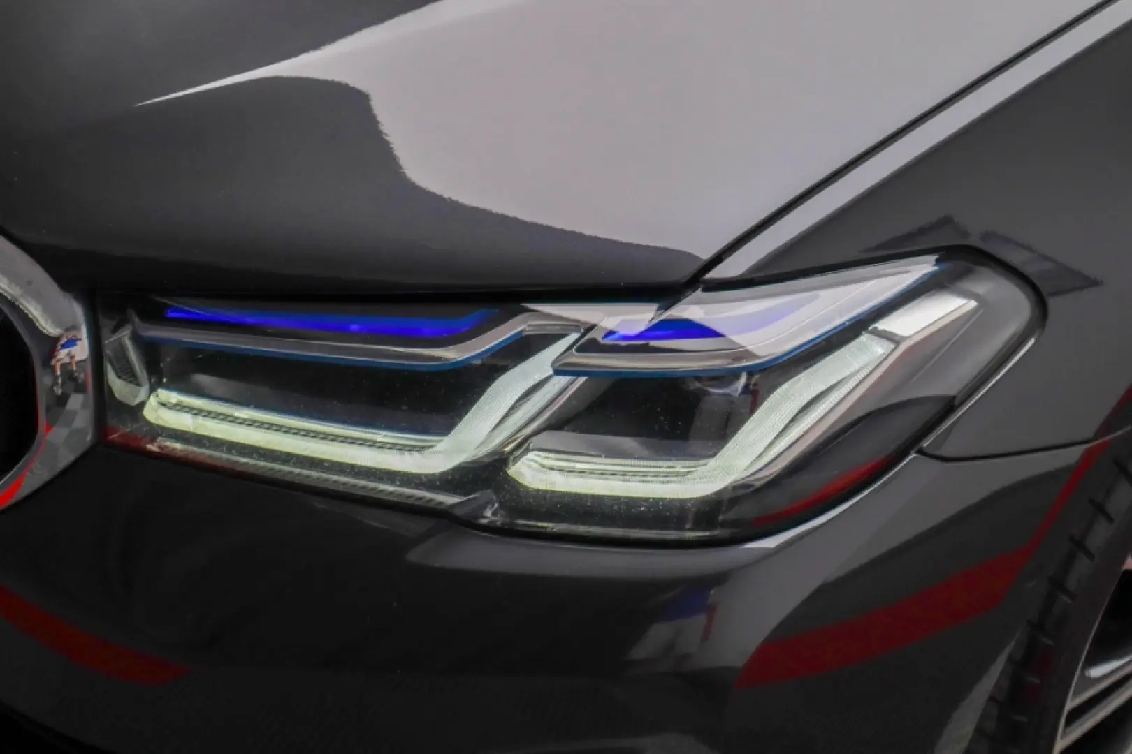 BMW Seria 5 xDrive 545e Faruri Laser Keyless