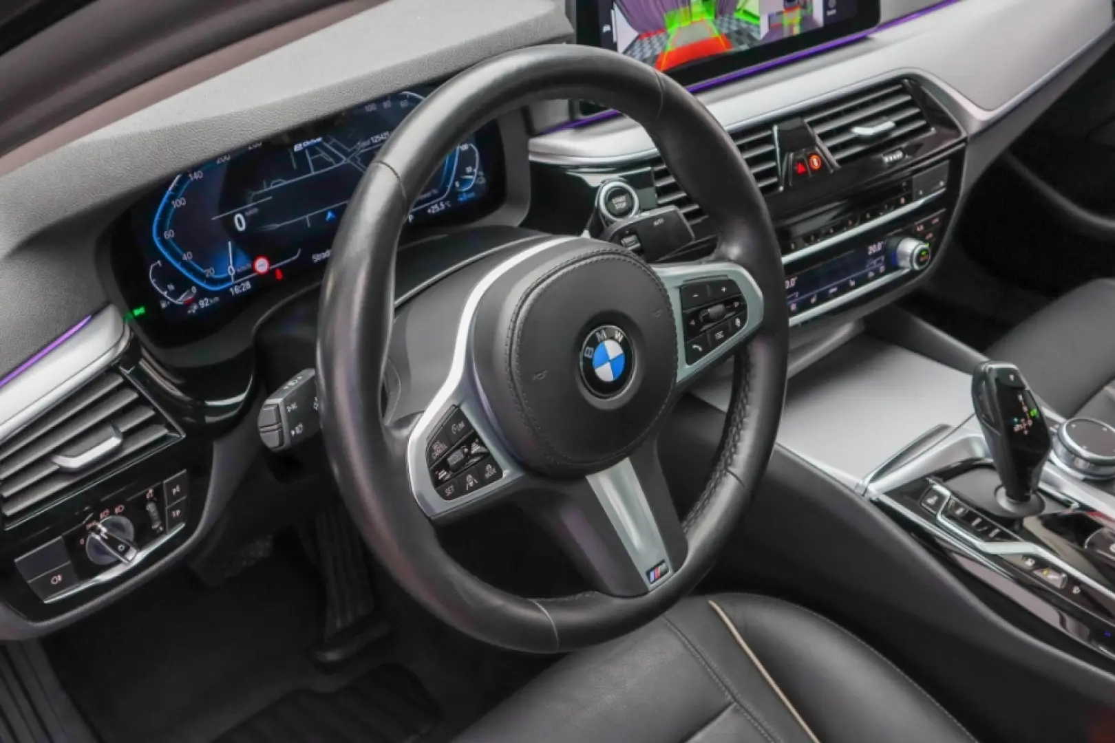 BMW Seria 5 xDrive 545e Faruri Laser Keyless
