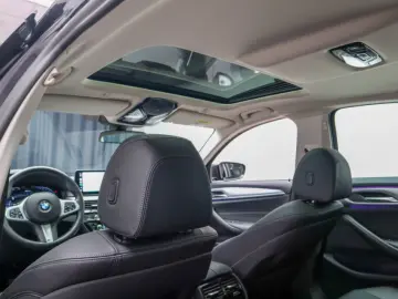 BMW Seria 5 xDrive 545e Faruri Laser Keyless