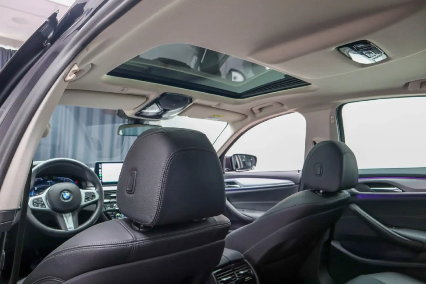 BMW Seria 5 xDrive 545e Faruri Laser Keyless