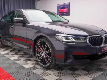 BMW Seria 5 xDrive 545e Faruri Laser Keyless