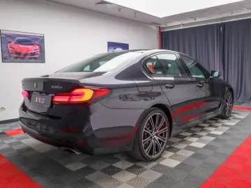 BMW Seria 5 xDrive 545e Faruri Laser Keyless