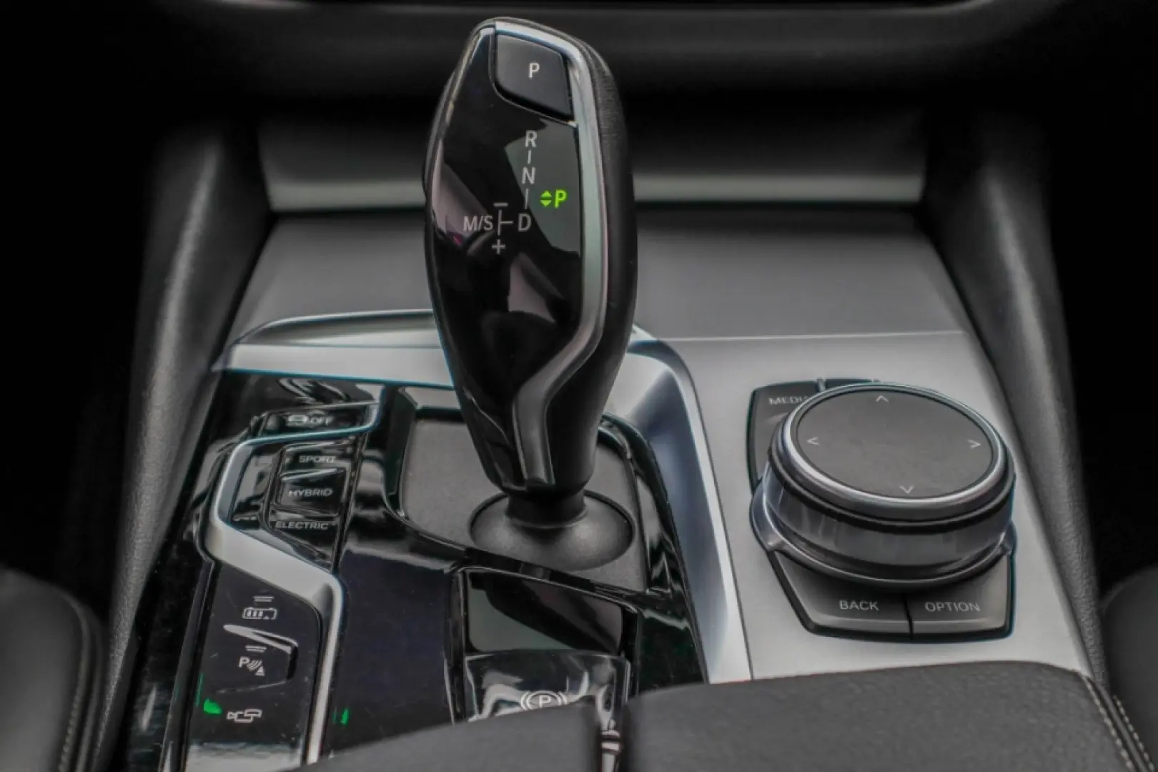 BMW Seria 5 xDrive 545e Faruri Laser Keyless
