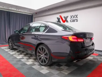 BMW Seria 5 xDrive 545e Faruri Laser Keyless