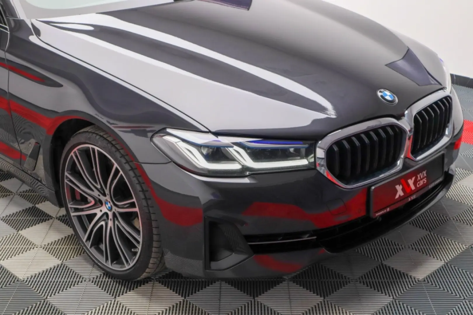 BMW Seria 5 xDrive 545e Faruri Laser Keyless