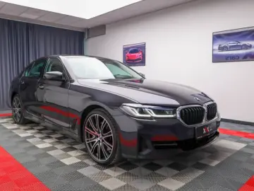 BMW Seria 5 xDrive 545e Faruri Laser Keyless