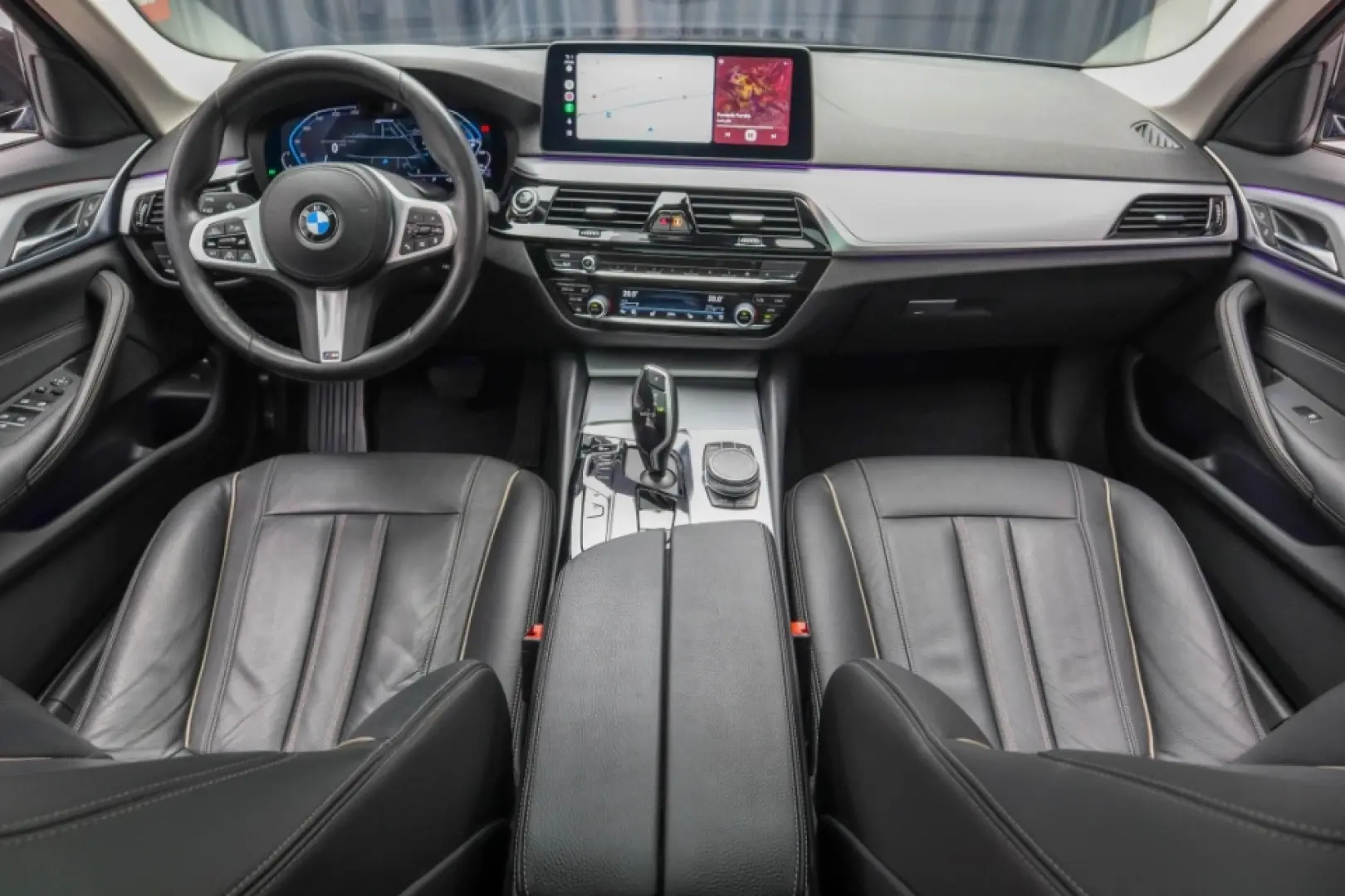 BMW Seria 5 xDrive 545e Faruri Laser Keyless
