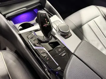 BMW Seria 5 xDrive 545e Faruri Laser Keyless