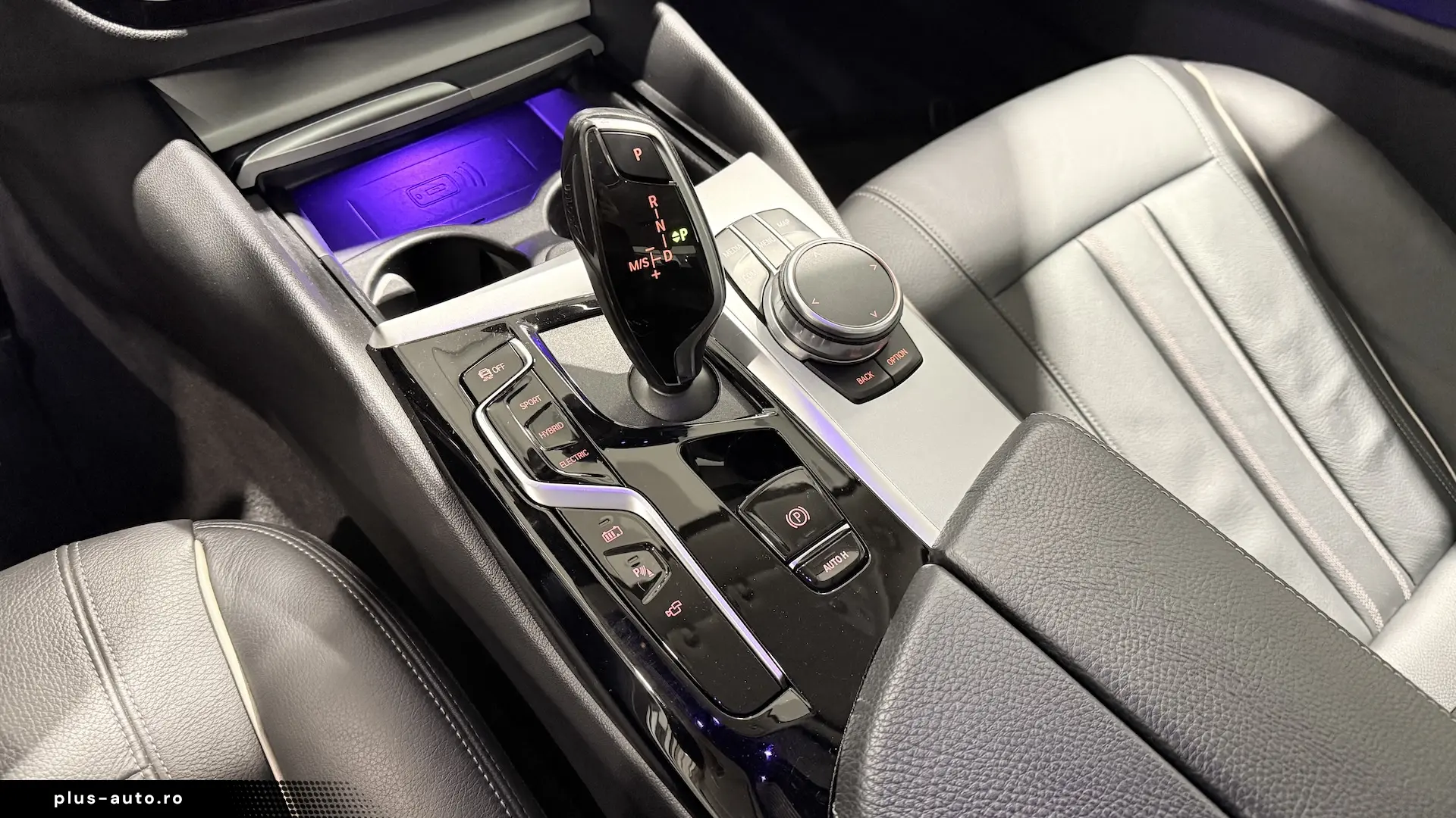 BMW Seria 5 xDrive 545e Faruri Laser Keyless