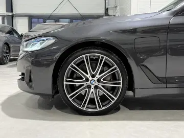 BMW Seria 5 xDrive 545e Faruri Laser Keyless