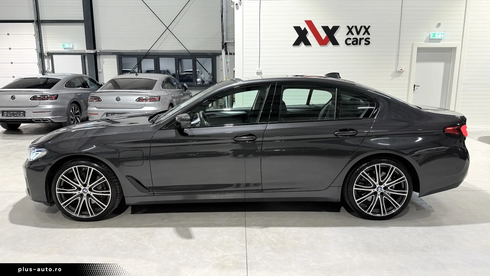 BMW Seria 5 xDrive 545e Faruri Laser Keyless